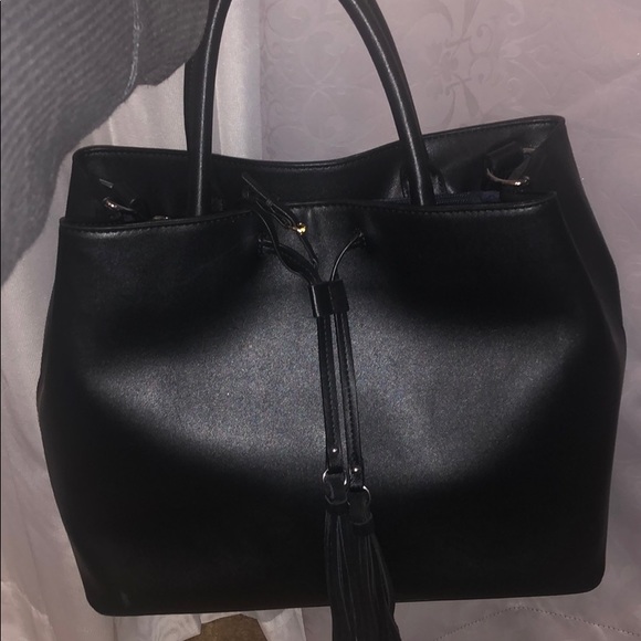 French Connection Handbags - BRAND NEW WITHOUT TAGS FRENCH CONNECTION BAG